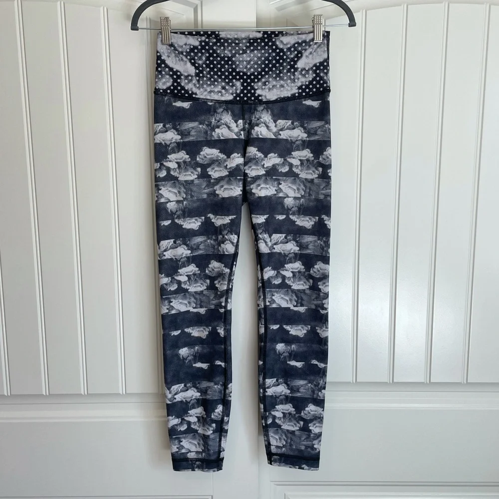 Lululemon wonder under 25” high rise cloud polka floral dot leggings size 4